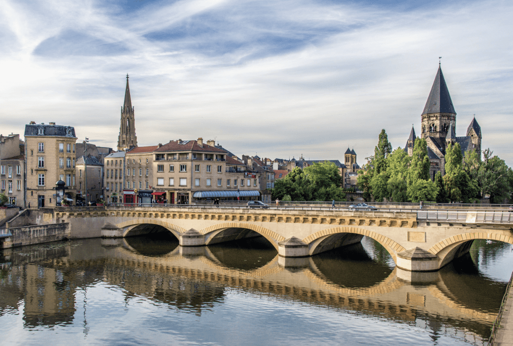 Équipe AJS Toiture Père et Fils, couvreurs certifiés à Metz